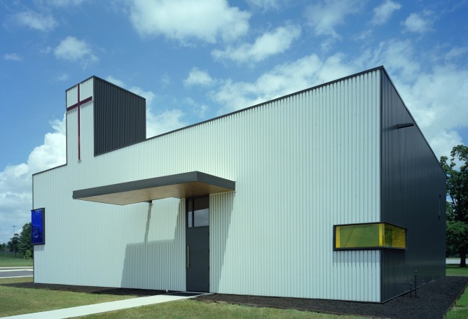 Iglesia Ortodoxa de St. Nicholas Eastern por Marlon Blackwell Architects. Fotografía por Timothy Hursley.