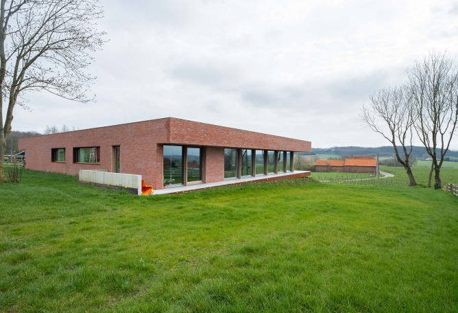 Villa V por Martens Van Caimere Architecten. Fotografía por Nick Cannaerts