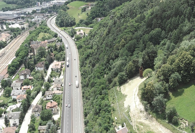 Unión central de la carretera de circunvalación Bressanone-Varna por MoDusArchitects. Fotografía por Gustav Willeit