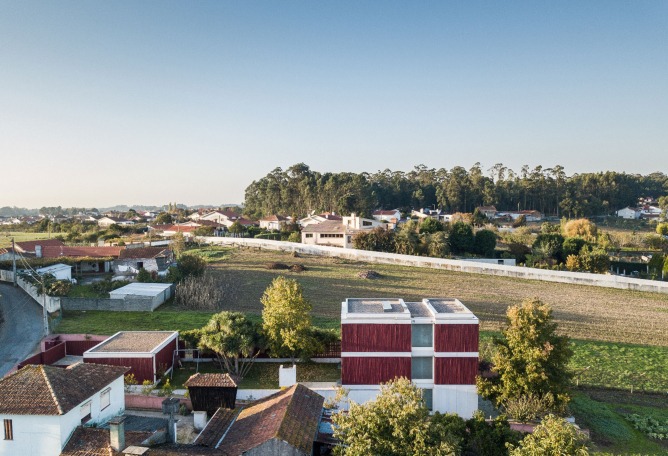 Casa Roja por Nelson Resende. Fotografía por João Morgado, Fotografía de Arquitectura