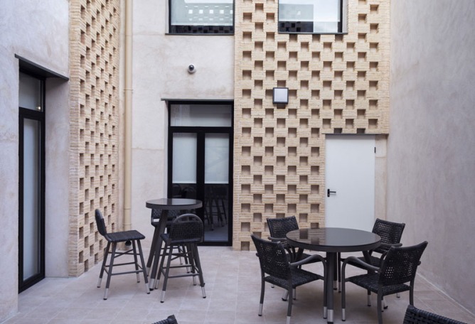 Patio interior. Rehabilitación de un vivero de empresas por OOIIO. Fotografía © Eugenio H. Vegue, Francisco Sepúlveda.