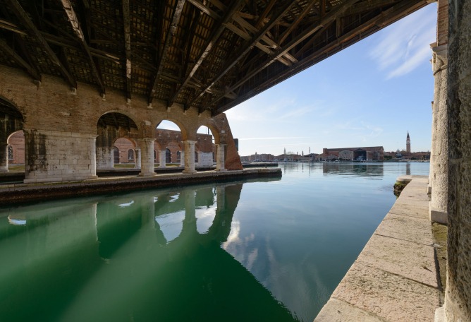 Gaggiandre. Photograph by Andrea Avezzú. Image courtesy of La Biennale di Venezia.