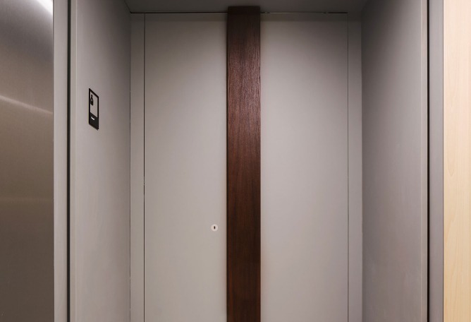 Oratory of the new IESE Building by padilla nicás arquitectos. Photograph by José Hevia.