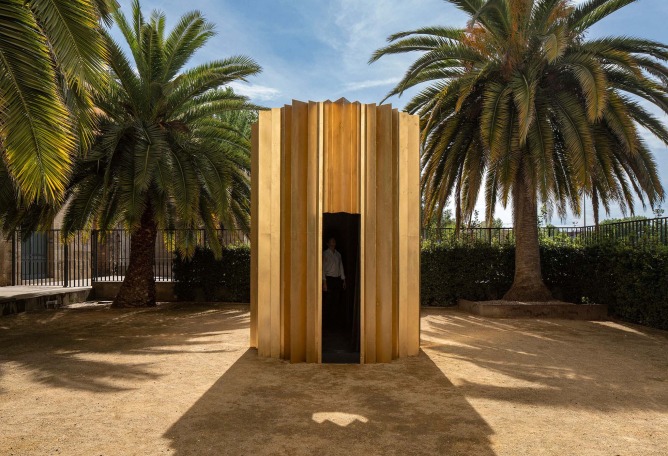 Pabellón de Seda por Paloma Cañizares. Fotografía por Josema Cutillas.