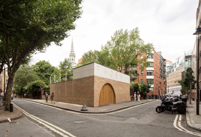 Edificio Comunitario de Phoenix Garden por Office Sian Architecture + Design. Fotografía © Richard Chivers