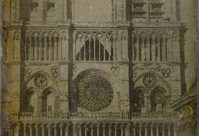 Catedral Notre-Dame de París (1841). Foto de Joseph Philibert Girault de Prangey.