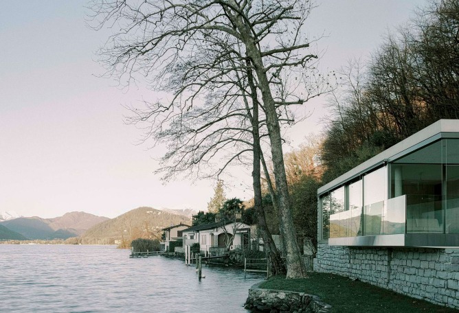 Holiday residence renovation in Lugano Lake by Raffaele Cammarata architect. Photograph by Simone Bossi