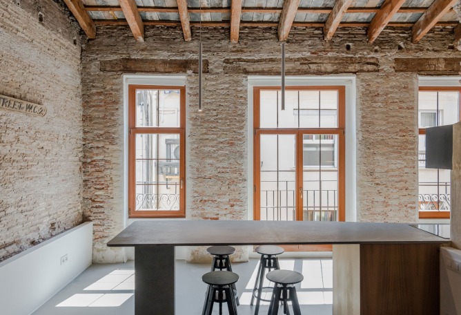 Interior. Apartment Musico Iturbi by Roberto di Donato Architecture. Photograph © Joao Morgado
