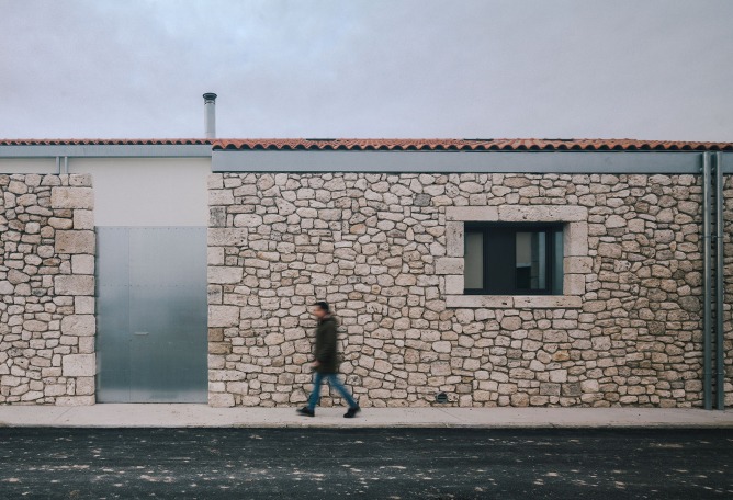 Casa FRU por Roberto Lebrero and Borja Gómez. Fotografía por Miguel de Guzmán, Rocío Romero.