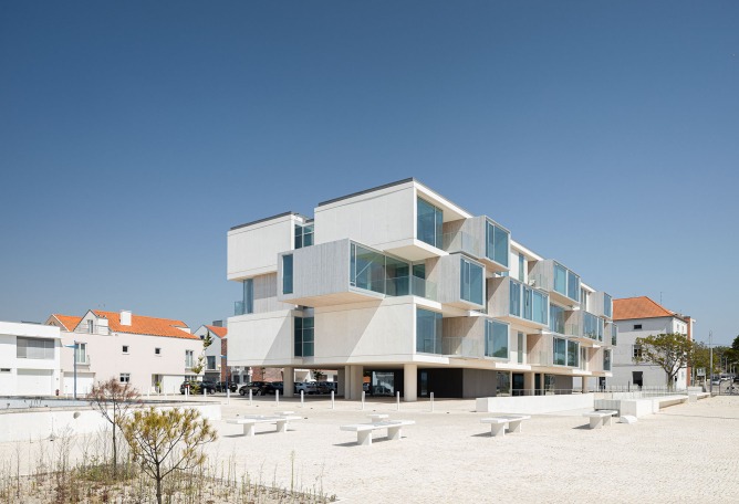 ORIZZONT Building by Rvdm Arquitectos. Photograph by Ivo Tavares Studio.