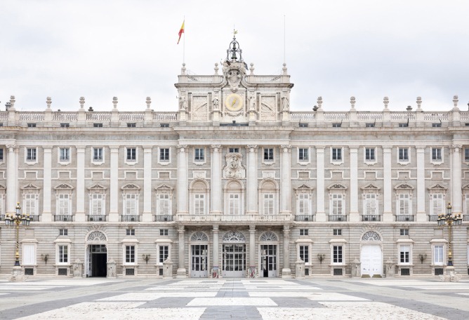 Royal Palace façade. 1760. Royal Palace (Patio de Armas) Calle de Bailén, s / n, 28071 Madrid. 