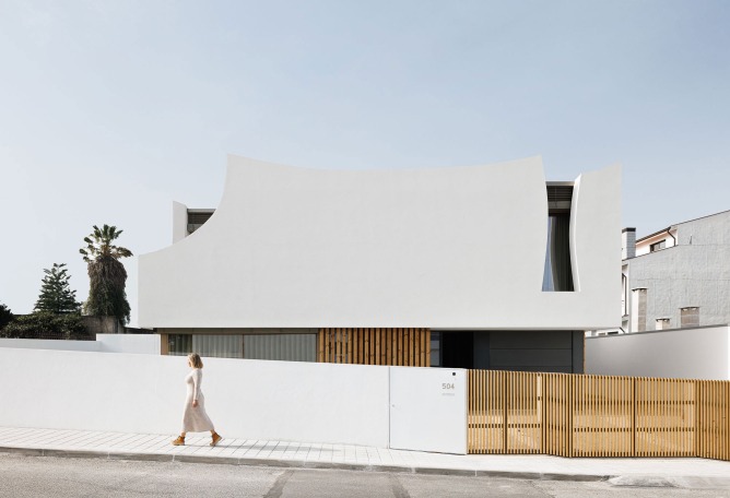 Casa «Pátios de Pétalas» por Sandra Micaela Casinha. Fotografía por Ivo Tavares Studio.