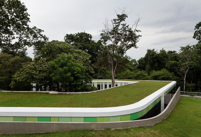Sede para la Conferencia Episcopal de Panamá por Mallol&Mallol Arquitectos. Fotografía por Fernando Alda