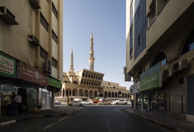 Street view of King Faisal Mosque, King Abdul Aziz Street, Sharjah, Office of Technical & Architectural Engineering & Consultancy, 1987. Photograph by Ieva Saudargaite