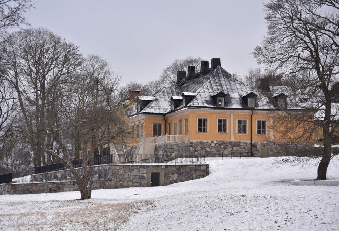 Stora Sköndal's Manor por Metropolis Arkitekter. Fotografía por Caspar von Vegesack.