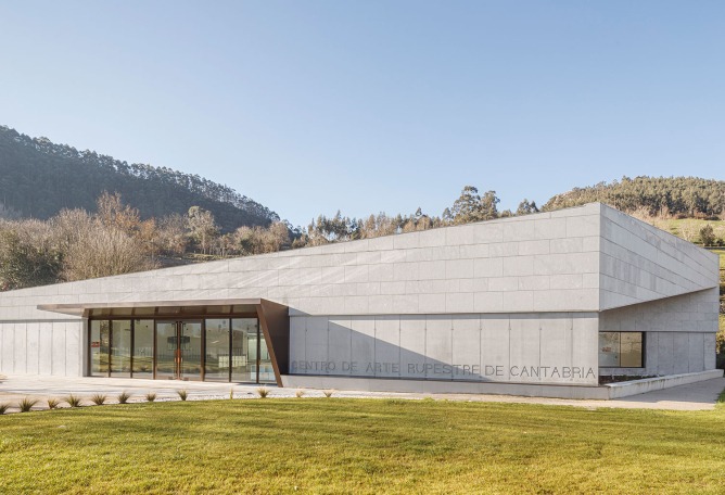 Rock Art Center of Cantabria by Sukunfuku studio. Photography by Adrià Goula.