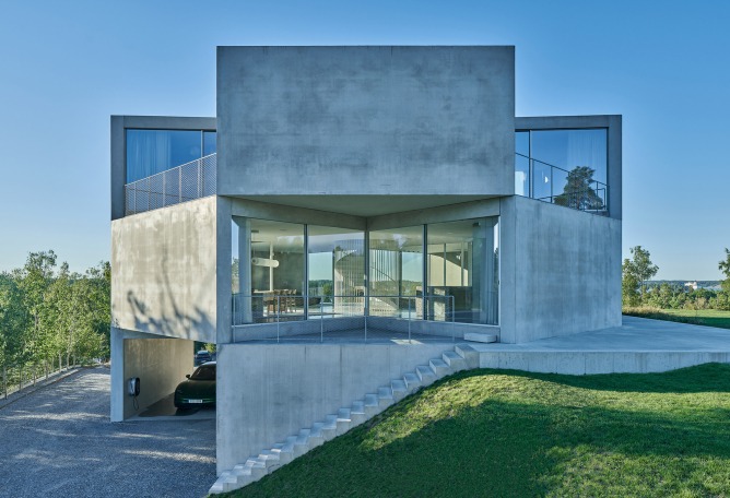 House on a Hill by Tham & Videgård Arkitekter. Photograph by Åke E:son Lindman