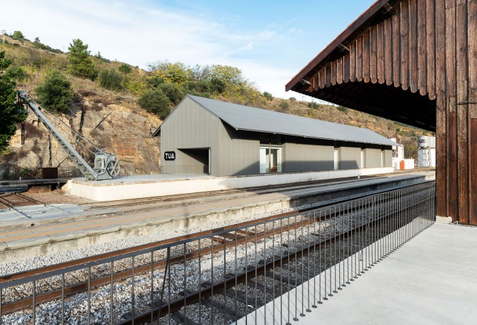 Centro de Interpretación del Valle del TUA por Rosmaninho+Azevedo Architects. Fotografía por Luis Ferreira Alves