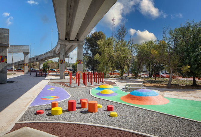 Urban Park El Dique by Taller de Urbanismo MX. Photograph by Jimena Cid del Prado.