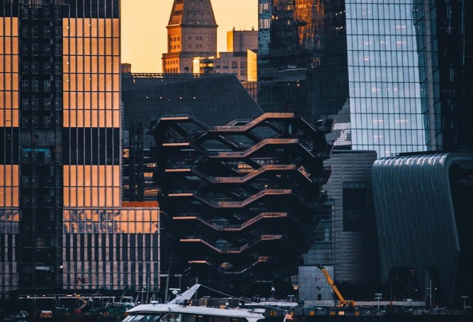 Instalación de Thomas Heatherwick en Nueva York. Fotografía por @joeyvisuals, cortesía de Hudson Yards New York