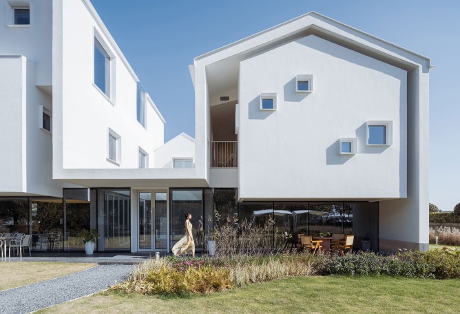 The White Suzhou Section Homestay por Wutopia Lab. Fotografía por CreatAR Images