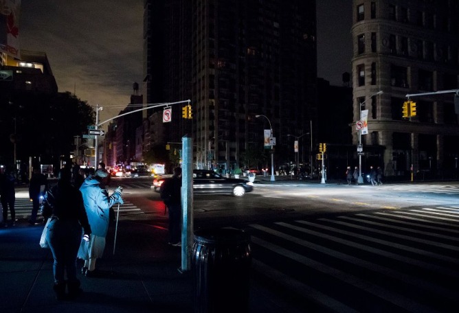 Sandy's Aftermath, New York without power by Iwan Baan. Photography by Iwan Baan.