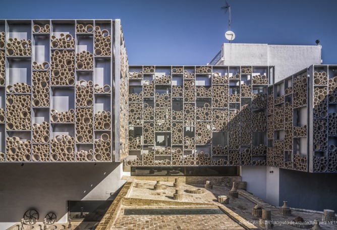 Fachada cerámica. Centro Cerámico de Triana por AF6 Arquitectos. Fotografía © Jesús Granada.