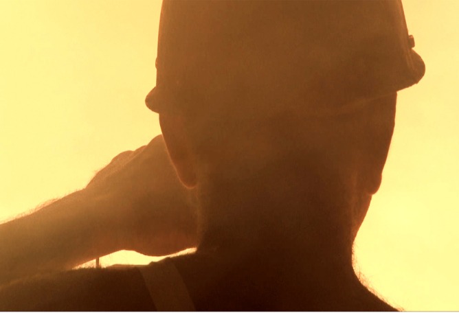 "Nui Simu", 2010, 16:00 min. Por Marinella Senatore.