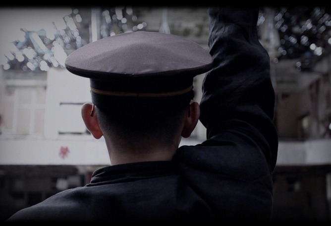 Long Live. 5min 30 sec. Vídeo monocanal, en color, con sonido, 2012，AP ½. Yao, Jui-­chung.