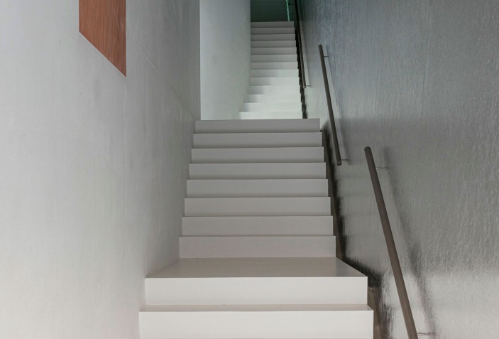 A dynamic dialogue with the landscape. Austrian House by OMA | METALOCUS