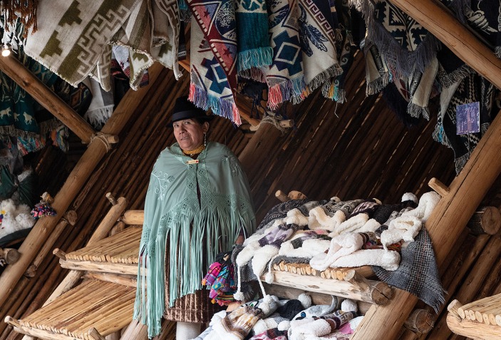 Chaki Wasi, Shalalá community crafts center by La Cabina de la ...
