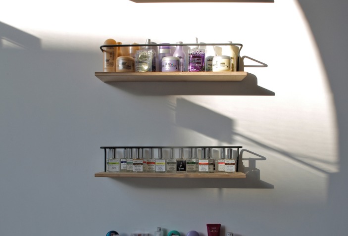 OD Blow Dry Bar by SNKH Architectural Studio | METALOCUS