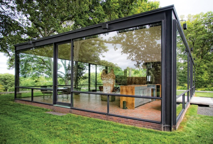 Desmaterialization of the wall: The Glass House | METALOCUS