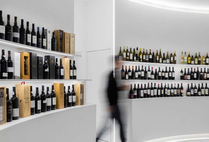 Wine White Canvas. "Portugal Vineyards" Concept Store by Porto ...