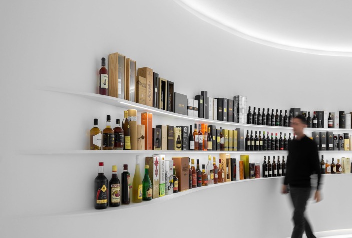 Wine White Canvas. "Portugal Vineyards" Concept Store by Porto ...