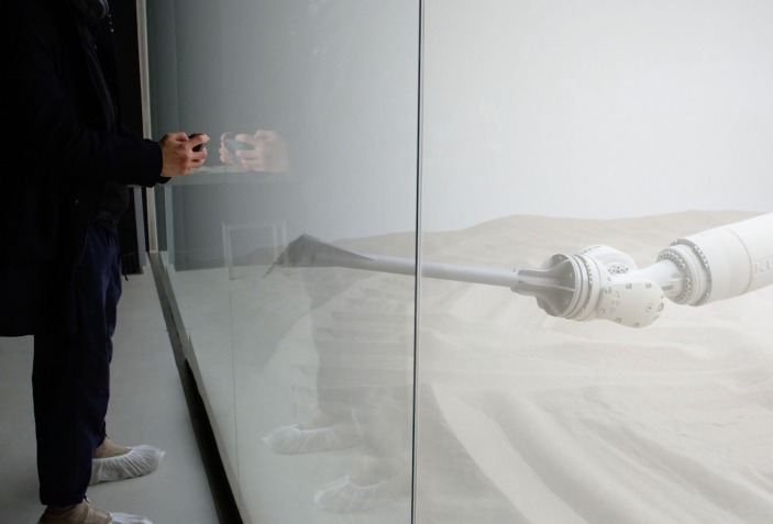 «The Beach». Representación robótica por Roy Nachum / VolvoxLabs ...