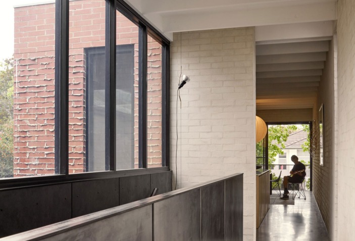 Habitar pensando en el futuro. Brick House por Studio Roam | METALOCUS